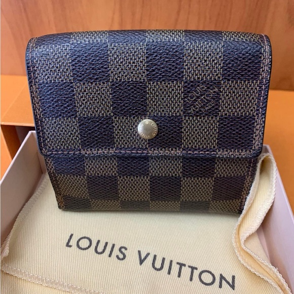 Sold❌❌LV Damier Ebene Compact Wallet💕
100% Authentic - Picture 10 of 12